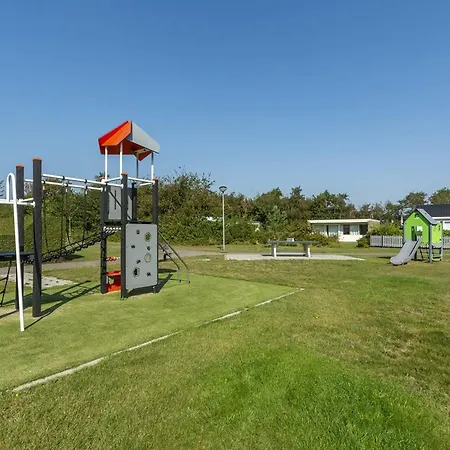 Сasa de vacaciones On Car-free Park Garnekuul